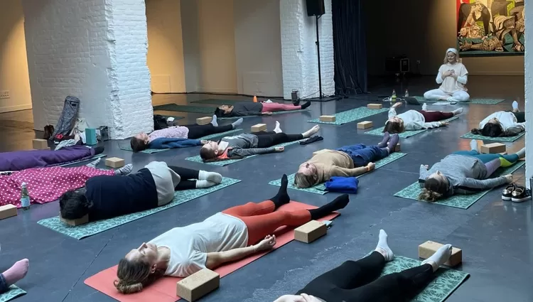 Ce dimanche, c'est éco yoga rave party dans le Vieux-Lille