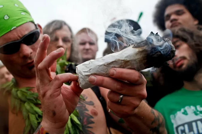 L'usage de cannabis bientôt puni par une simple amende