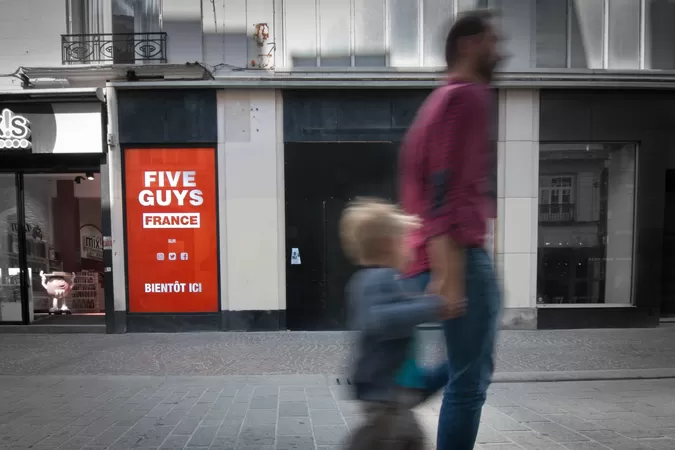 Le Five Guys de la rue de Béthune ouvrira finalement en septembre