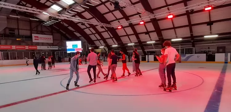 Samedi à Wasquehal, c'est soirée water-pong sur glace à la patinoire