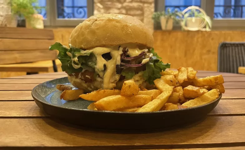 Kapris Pepper a débarqué dans le Vieux-Lille avec ses burgers 100% faits maison