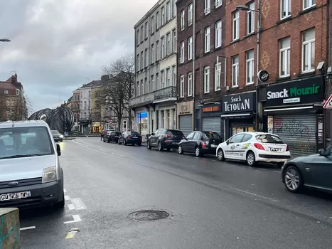 La ville de Lille fait fermer deux snacks de la rue des Postes