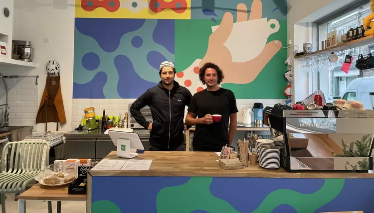 Dans le Vieux-Lille, le nouveau café-boutique De Straat vous plonge dans l'univers du vélo