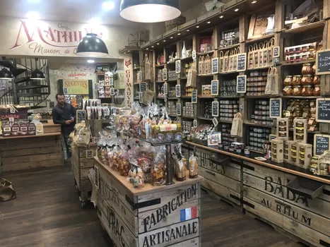 Le Comptoir de Mathilde pose son chocolat rue Neuve à Lille