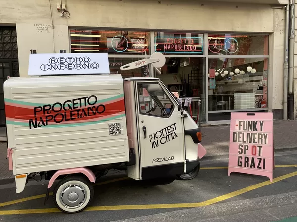 Progetto Napoletano cherche son livreur pour conduire son nouveau triporteur