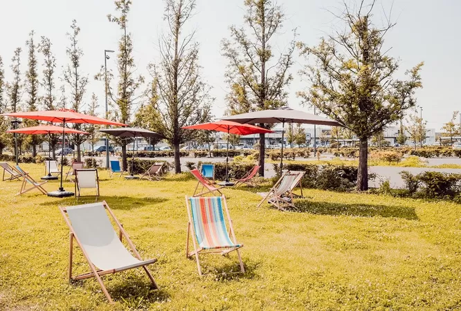 Cet été, Promenade de Flandre se transforme en plage bien chill