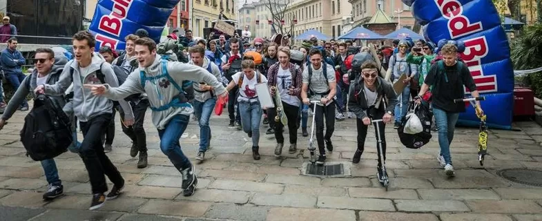 Deux étudiants lillois s'apprêtent à participer à une course à la Pékin Express