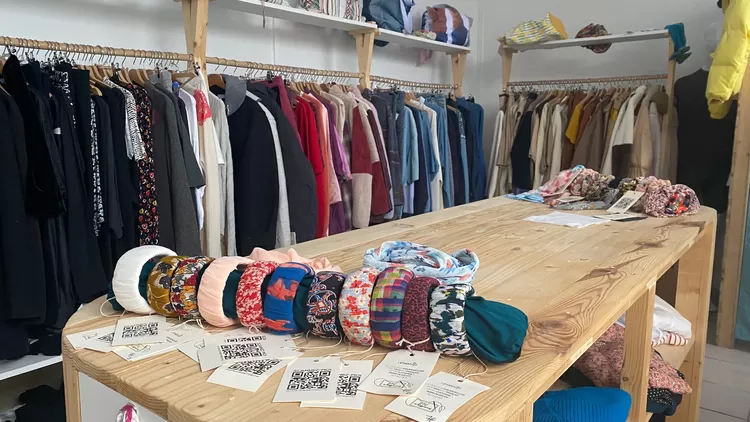 Fou de coudre, l'atelier lillois solidaire qui veut créer une mode durable et désirable