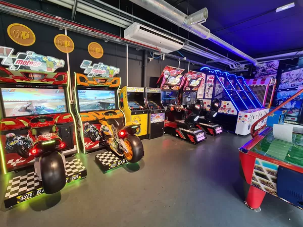 A Roubaix, jeux d'arcade et pop culture se partagent l'espace chez Akiha Pop