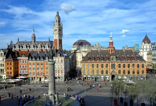 Les monuments lillois bientôt recouverts de cubes en miroir