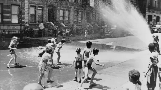 Ce n'est pas parce qu'il n'y a plus qu'une piscine à Lille qu'il faut ouvrir les bouches à incendie