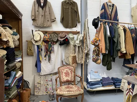 Le Grand Bassin et Maisons de Mode s'associent pour une vente vintage, ce dimanche