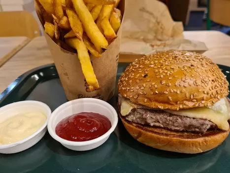 Place de Béthune, Bioburger vient d'ouvrir avec son offre bio et abordable