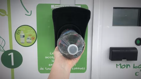 En attendant le "zéro plastique", recyclez vos bouteilles vides grâce aux éco-box