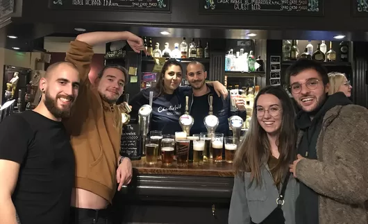 Le Queen Victoria, le pub de Sébasto qui vit à l'heure (et à la bière)  anglaise