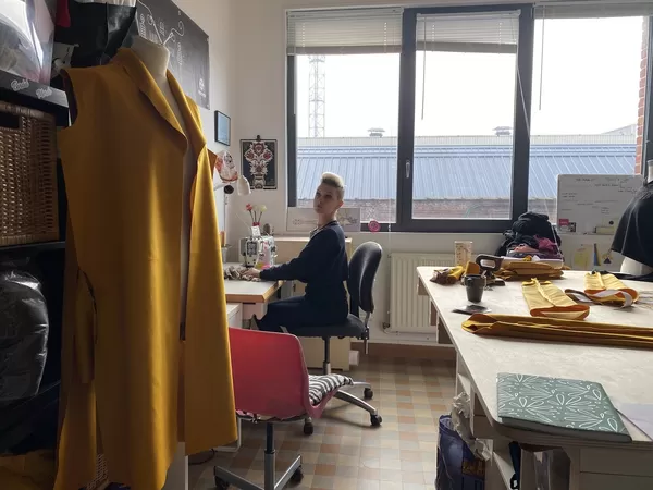 Charlotte, la couturière lilloise punk qui vit au rythme de la mode circulaire et accessible