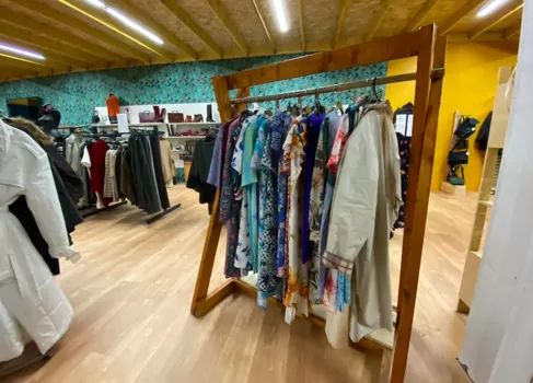 La friperie et la ressourcerie du Secours Pop' de Lomme passent en mode soldes