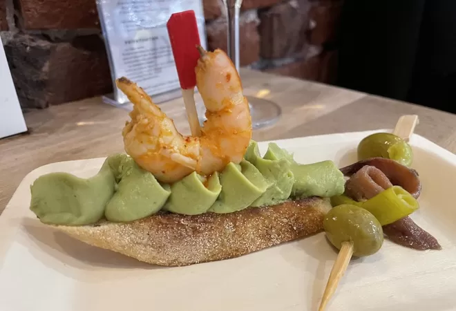 "Apéros debout" : le nouveau bar à pinchos qui régale la rue Solfé