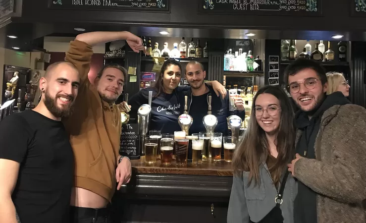 Le Queen Victoria, le pub de Sébasto qui vit à l'heure (et à la bière)  anglaise