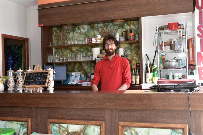 Bienvenue à la Courte échelle, le nouveau café associatif hellemmois