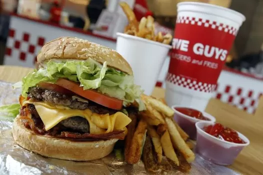 Five Guys débarque rue de Béthune à la fin de l'été