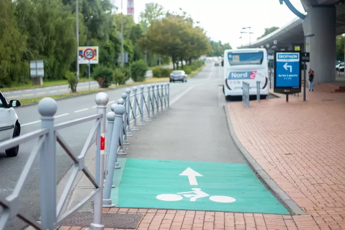 Ça roule sur la nouvelle piste cyclable du Boulevard de l'Ouest à Villeneuve-d'Ascq