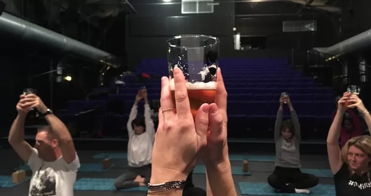 Venez chercher bonheur et détente avec le beer yoga