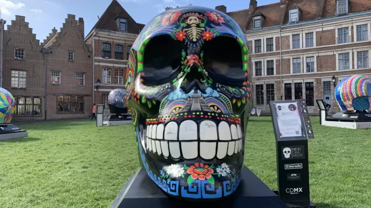 Mexicraneos et alebrijes migrent à la gare Saint-So pour l'automne