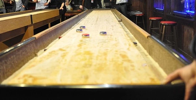 Voilà un shuffleboard. Celui d'Highton mesurera 4m30 de long.