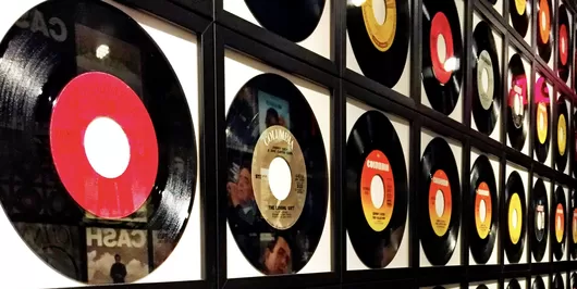 Le Bistrot St-So organise une grande vente de vinyles et fripes le 6 mars