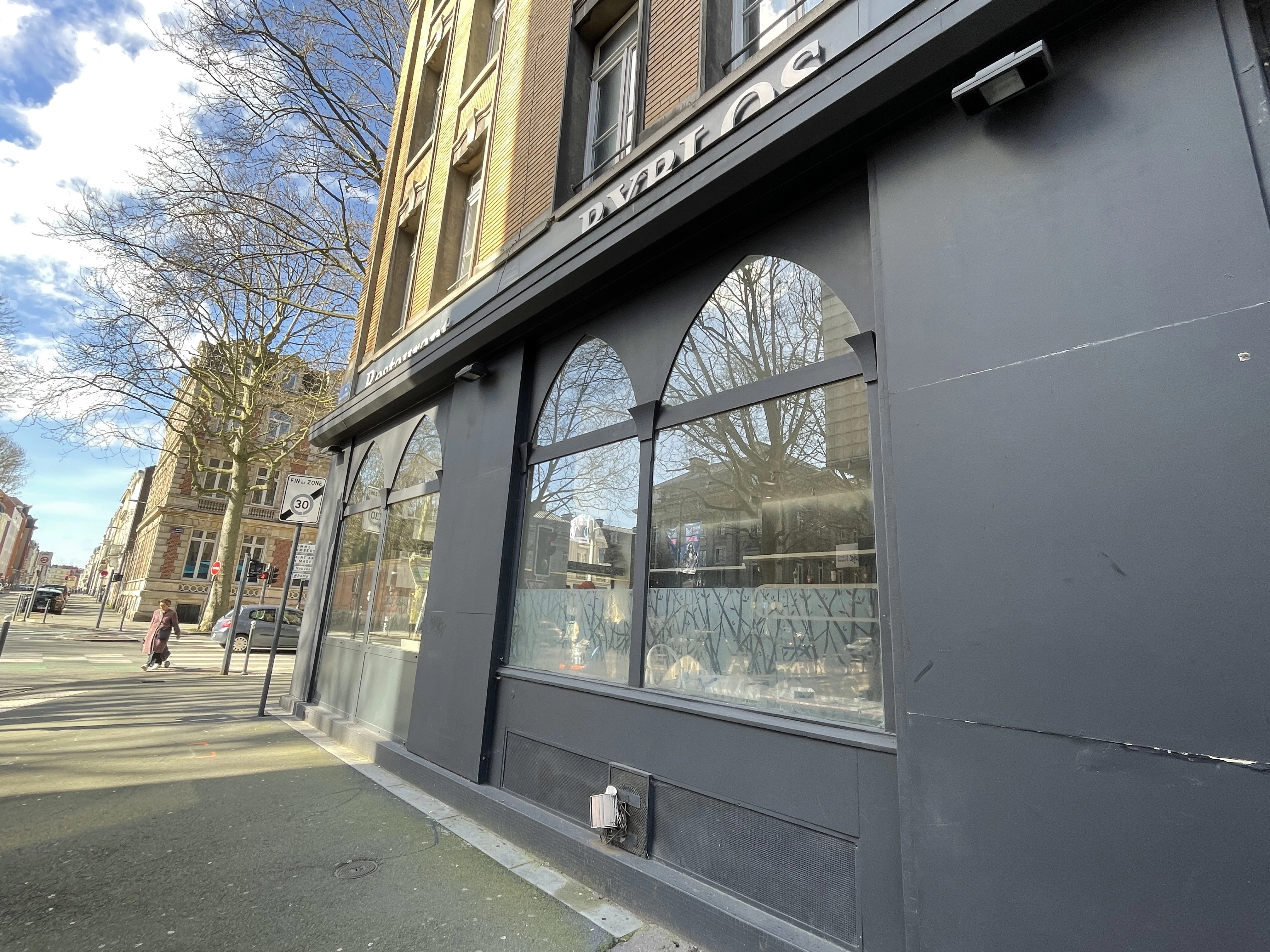 Le bar va ouvrir fin avril à l'angle de la rue Jean Sans Peur et le Boulevard de la Liberté.