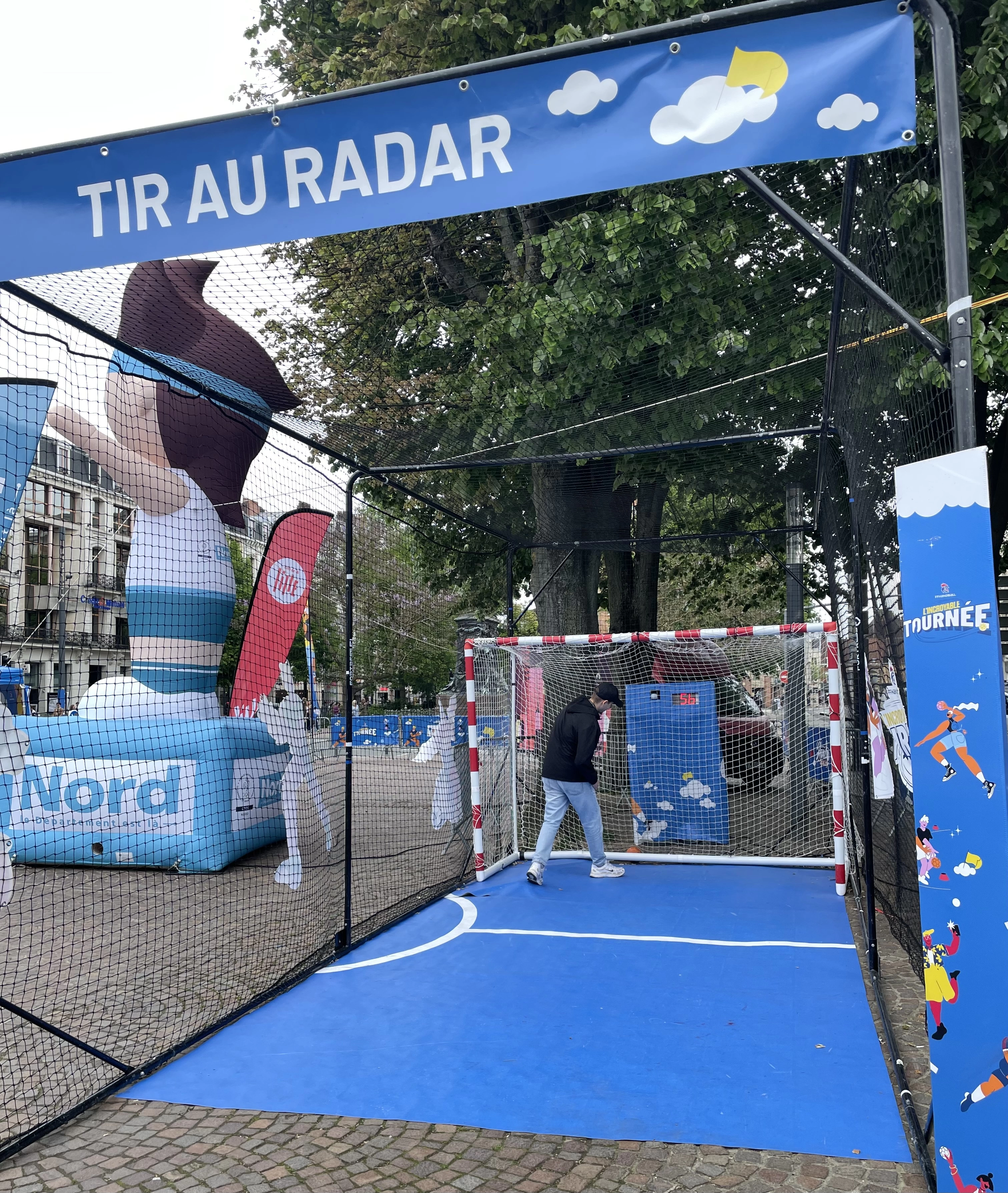 Plusieurs stands et jeux d'adresse sont à retrouver sur place.