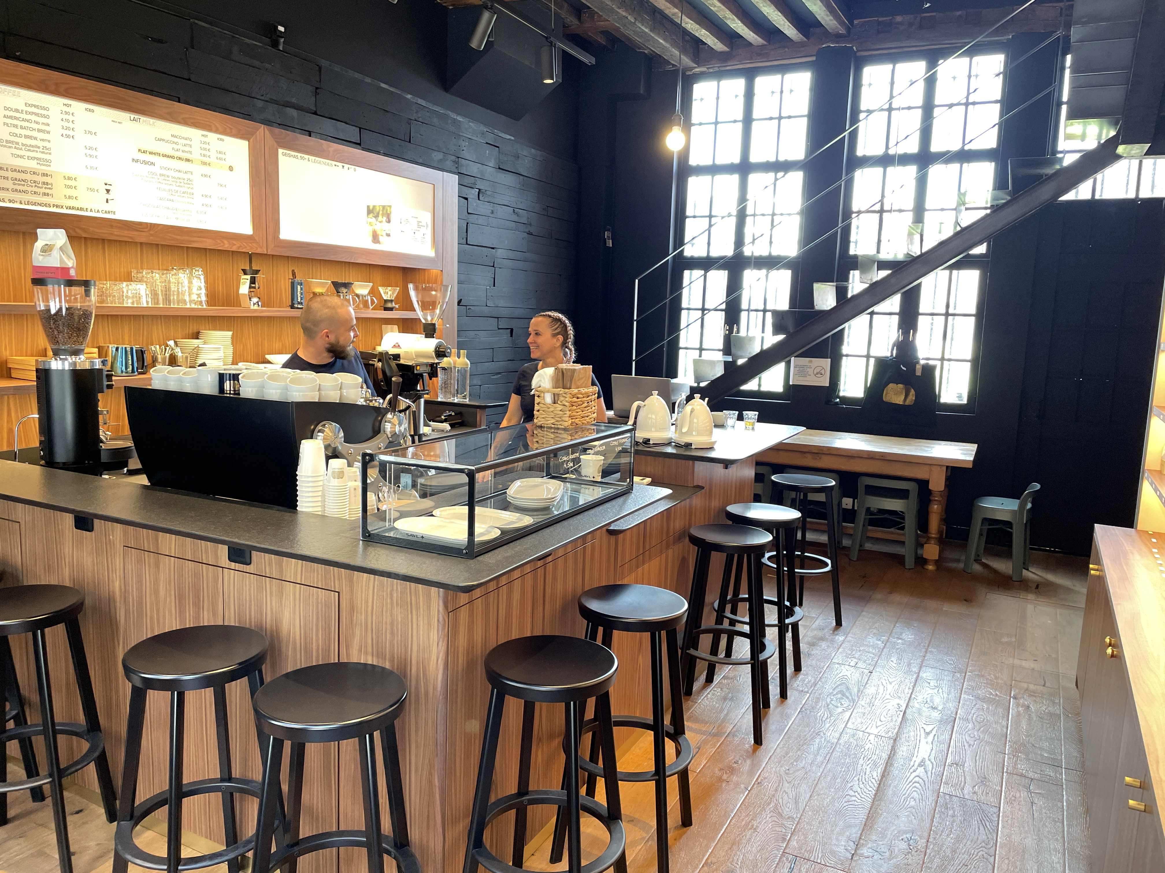 Vous pouvez prendre votre café sur place ou à emporter.