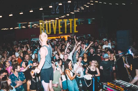 Ça y est, le Cours Saint-So est de retour à Lille avec sa vibe guinguette