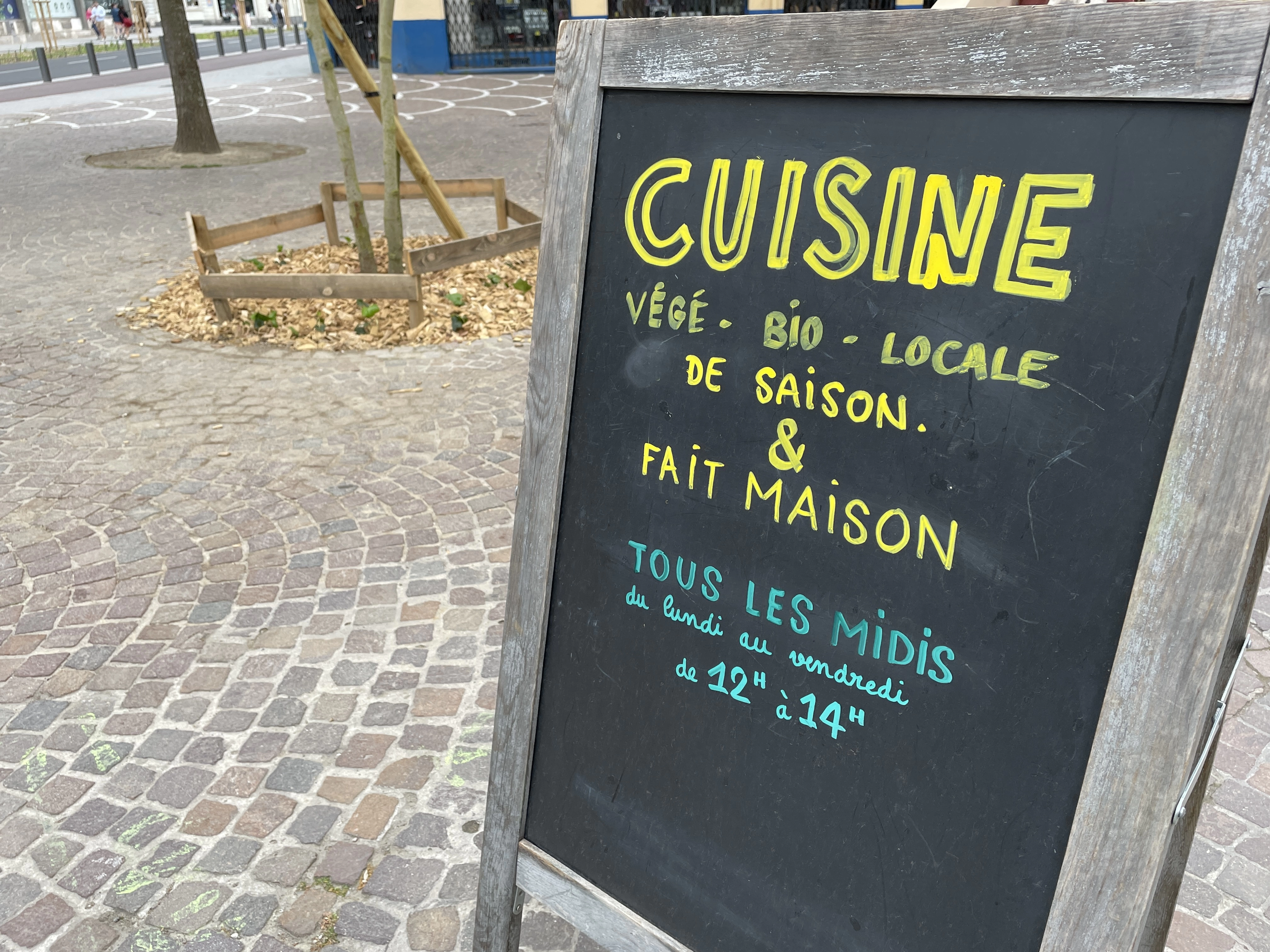 Nombre sont les lieux qui partagent des valeurs écoresponsables notamment dans leur cuisine.