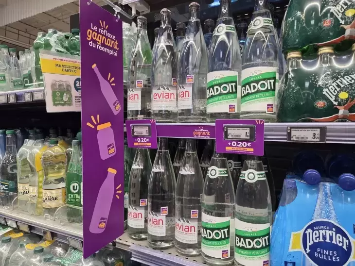 Pour récupérer une consigne, choisissez les emballages marqués d'une étiquette violette.