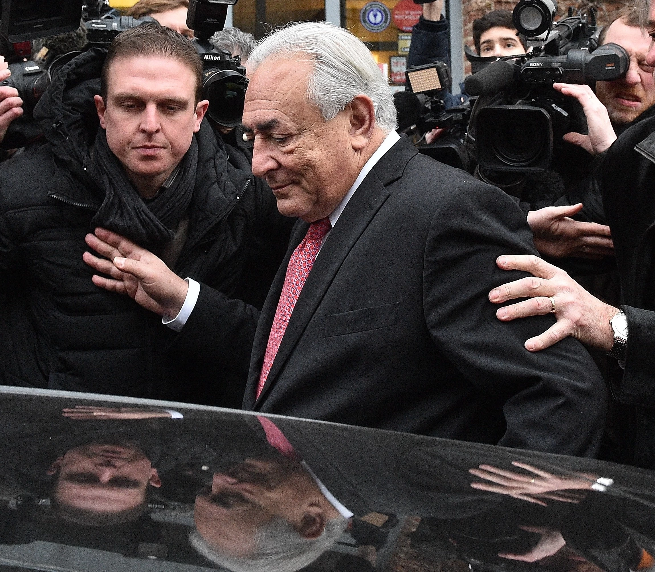 DSK à la fin d'une audition dans l'affaire de proxénitisme. @Patrick James / La Voix du Nord
