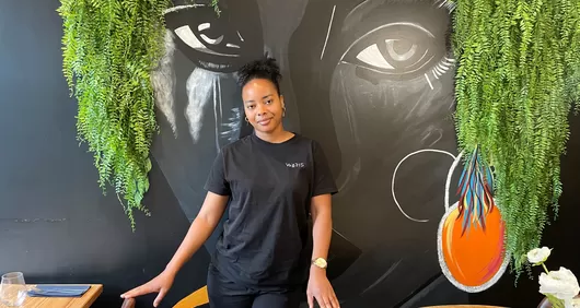 De l'exil à la table lilloise : l'itinéraire d'Oumou, une battante devenue gérante du restaurant africain Waris 