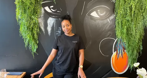De l'exil à la table lilloise : l'itinéraire d'Oumou, une battante devenue gérante du restaurant africain Waris 
