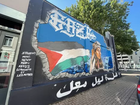 Qui est derrière la fresque de soutien à la Palestine, sur le mur du Café La Moulinette à Lille ?